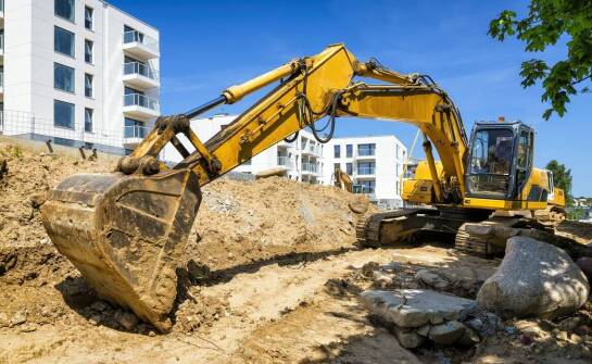 Wynajem maszyn budowlanych a innowacje – jakie nowości warto znać?