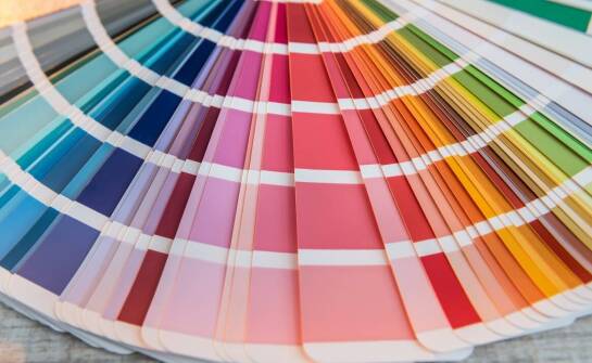 Jak papiery wodne wpływają na efektywność usuwania farb i szpachli?