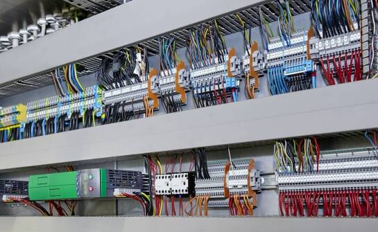 Wykorzystanie nowoczesnych technologii w monitoringu rozdzielnic elektrycznych