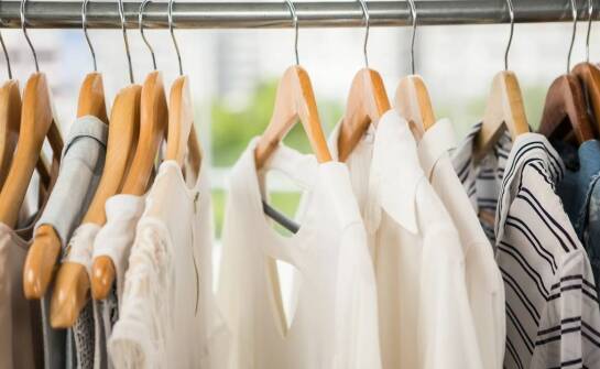 Kurtki damskie markowe a ekologia – jak wybierać świadomie?