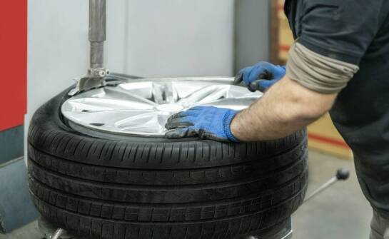 Jak wybrać odpowiedni serwis do naprawy felg aluminiowych?