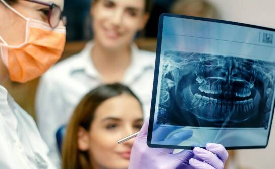 Współpraca ortodonty z innymi specjalistami w kompleksowym leczeniu