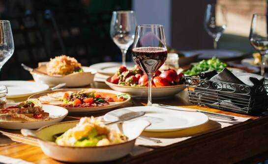 Ekskluzywne doznania kulinarne: dania główne w restauracji izraelskiej Gdańsk