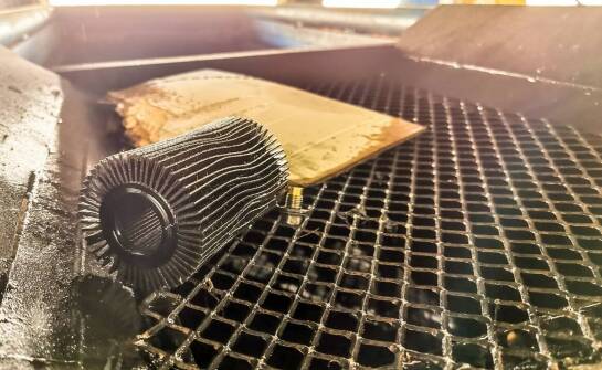 Jakie materiały są najczęściej stosowane w produkcji chłodnic oleju z wentylatorem?