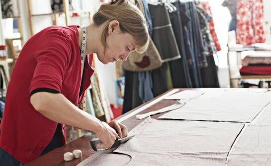 Jakie możliwości daje personalizacja metek w krakowskiej szwalni?