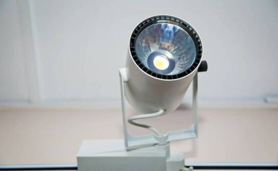 Oświetlenie LED a oszczędność energii – co oferuje rynek?