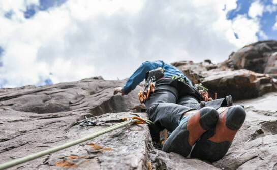 Jak kurs instruktora wspinaczki sportowej wpływa na rozwój kariery?