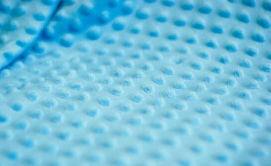 Zastosowanie podkładek z płynem w branży farmaceutycznej