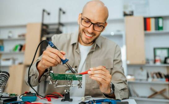 Jak serwis w Koniecpolu przeprowadza diagnostykę usterek sprzętu elektronicznego?