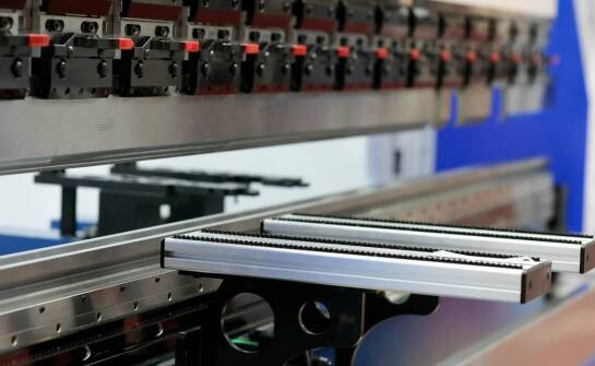 Jakie są najnowsze trendy w projektowaniu końcówek do węży hydraulicznych?