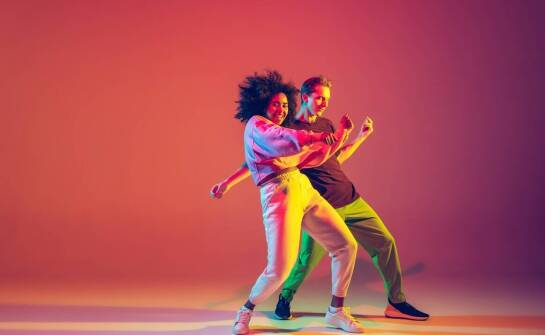 Jakie efekty przynosi regularna praktyka tańca dla dorosłych?