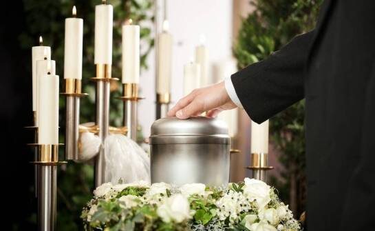 Intymność ceremonii pożegnalnej – jak ją osiągnąć?