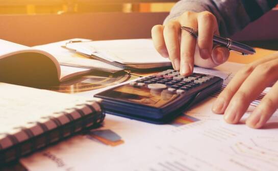 Przelewy awaryjne a planowanie budżetu domowego – co warto wiedzieć?