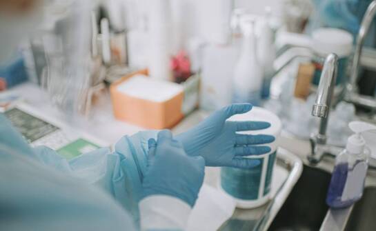 Szczelina odbytu – jakie są dostępne techniki leczenia?