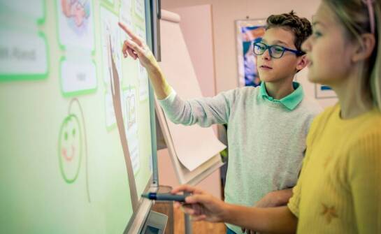 Jak szkoła językowa w Jeleniej Górze może pomóc w nauce języków obcych?