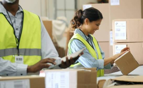 Rola ubezpieczenia w transporcie wyrobów kosmetycznych: Dlaczego jest ważne?