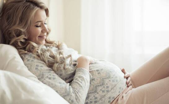 Jak dobrać rozmiar koszulki nocnej do karmienia dla maksymalnego komfortu