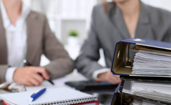 Jak biuro księgowe ułatwia prowadzenie dokumentacji kadrowej?