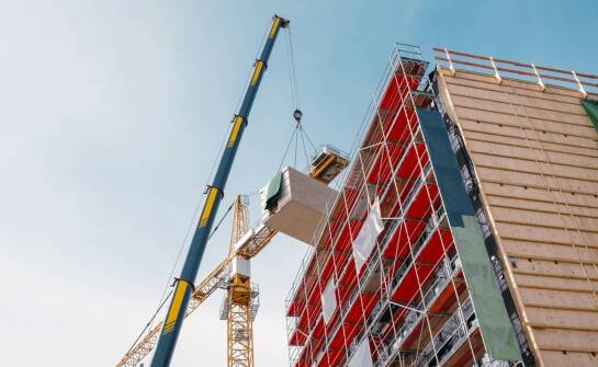 Zastosowanie platform roboczych w projektach budowlanych z prefabrykatami