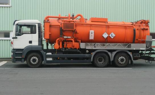 Jak kursy ADR wpływają na rozwój zawodowy w branży transportowej?