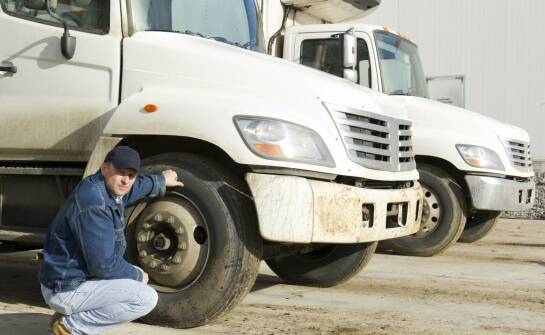 Jakie są zalety wyboru skupu samochodów ciężarowych z możliwością dojazdu?