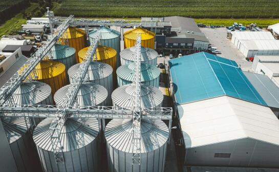 Innowacyjne podejścia do ekstruzji zbóż w produkcji rolnej