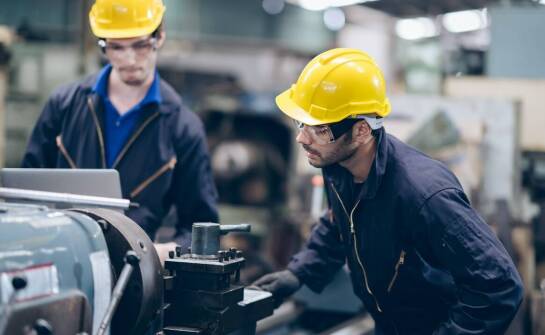 Praktyczne aspekty współpracy z dostawcami przy projektowaniu form wtryskowych