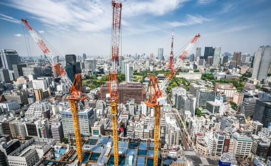 Jak generalny wykonawca integruje nowoczesne technologie w projektach budowlanych?