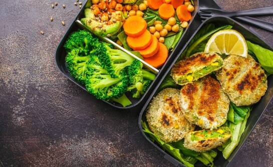 Dlaczego dieta pudełkowa to gwarancja zdrowego jedzenia w ciągu dnia pracy?