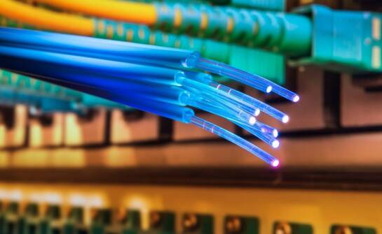 Wpływ zaawansowanych technologii światłowodowych na rozwój firmy