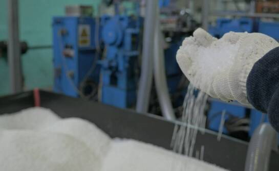 Jakie są wyzwania związane z recyklingiem pianki polietylenowej w rolkach?