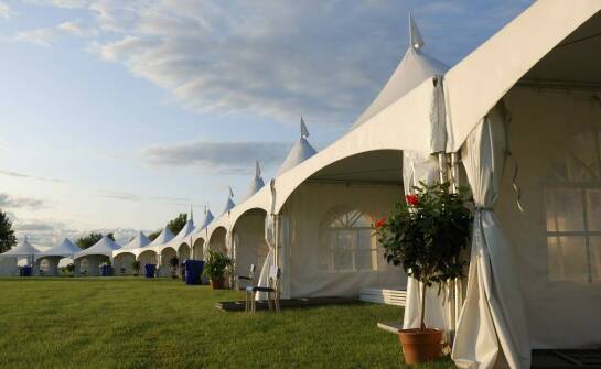 Namioty transparentne – kiedy warto je wybrać?