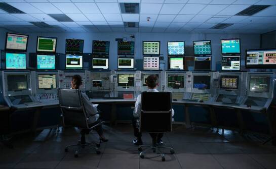 Jakie są najważniejsze aspekty zarządzania flotą dostawczą w logistyce?