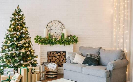 Zastosowanie girland i wieńców w dekoracjach świątecznych