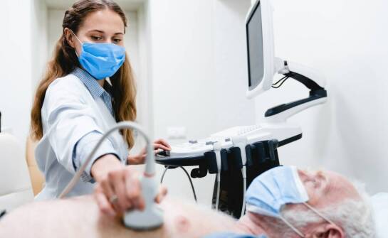 Kiedy warto wykonać USG tarczycy - najczęstsze wskazania medyczne