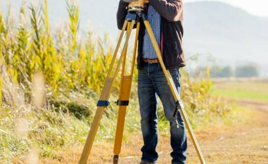 Jak geodeta wspiera precyzyjne tyczenie budynków mieszkalnych?