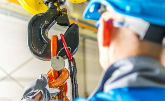 Wpływ profesjonalnego serwisu suwnic na bezpieczeństwo pracy