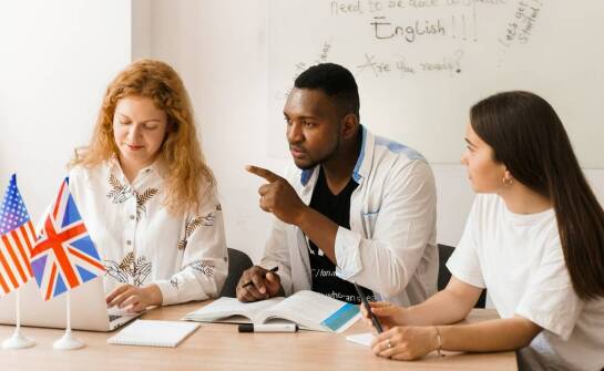Rola konwersacji w najlepszym kursie angielskiego online
