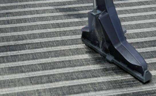 Wycieraczki na schody: nowoczesne rozwiązania dla przestrzeni komercyjnych