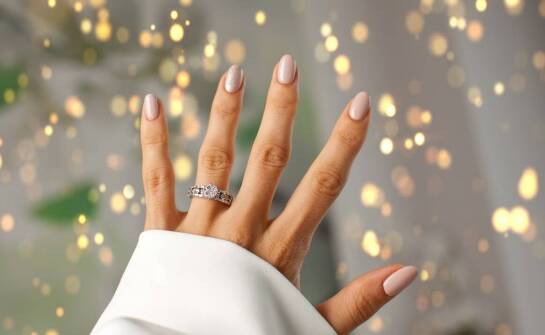 Pierścionki zaręczynowe z szafirem w historii i kulturze: co warto wiedzieć?