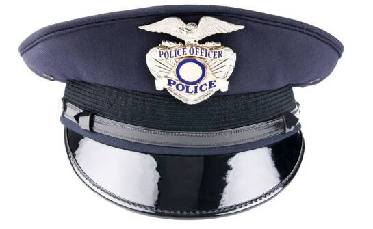 Jakie funkcje pełnią dodatki do mundurów policyjnych oferowane przez sklepy mundurowe?