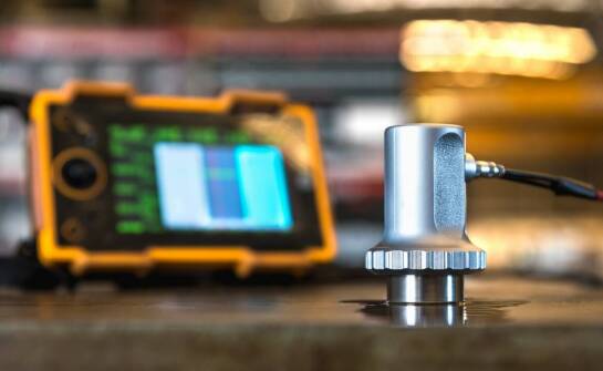 Jakie są najważniejsze cechy, które powinien mieć termometr bezprzewodowy do profesjonalnych zastosowań?