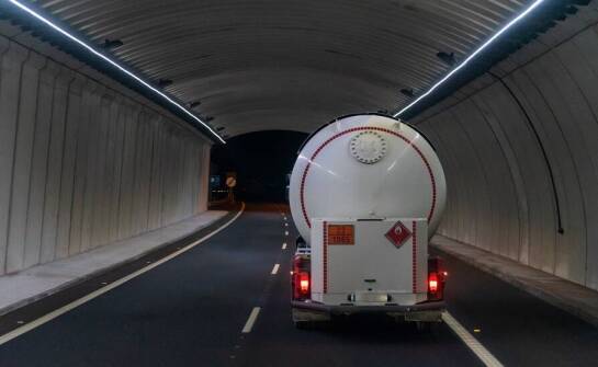 Jakie są wyzwania związane z transportem gazów skroplonych?