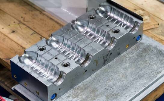 Znaczenie obróbki CNC w produkcji form rozdmuchowych