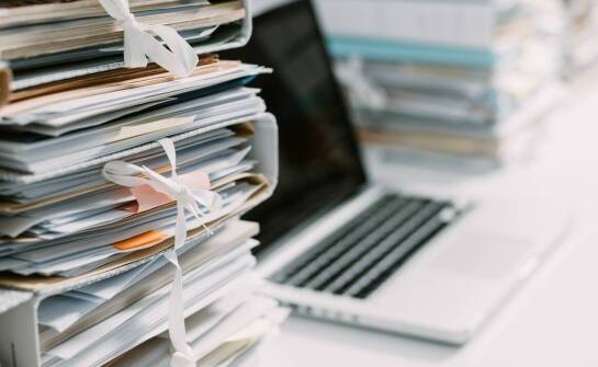 Jakie dokumenty są niezbędne do otrzymania kompensaty za szkody na budynkach?