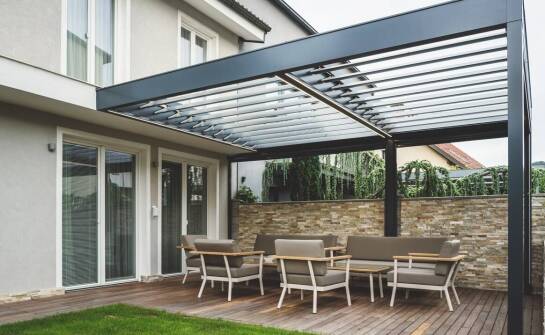 Jakie są koszty utrzymania zadaszeń tarasowych przez cały rok?