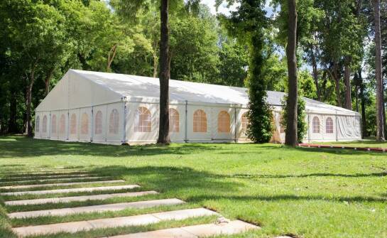 Innowacyjne rozwiązania w zakresie oświetlenia w halach namiotowych