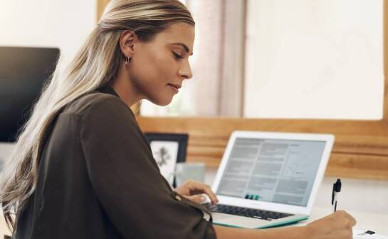 Organizacja transportu na wycieczki turystyczne – jak zaplanować trasę?