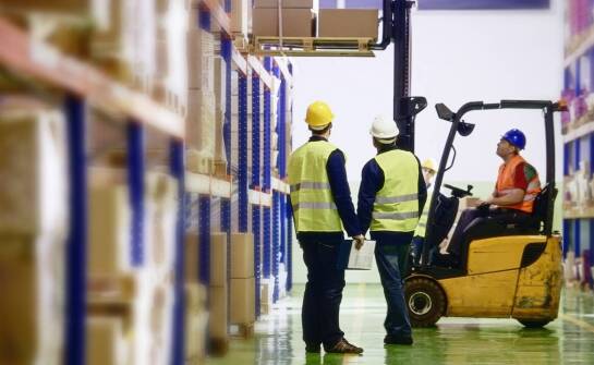 Rola darmowych testów na wózki widłowe w zapewnieniu zgodności z przepisami