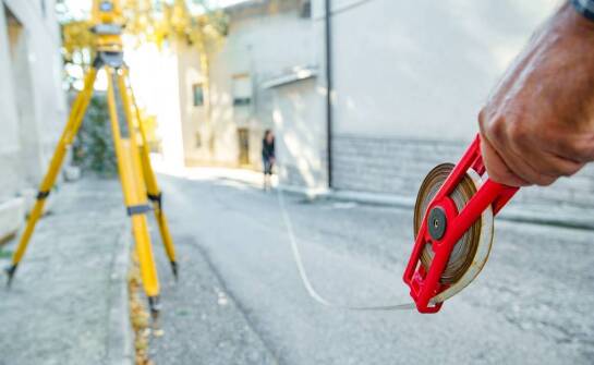 Jakie cechy powinna mieć idealna taśma elewacyjna pomarańczowa do twojego projektu?